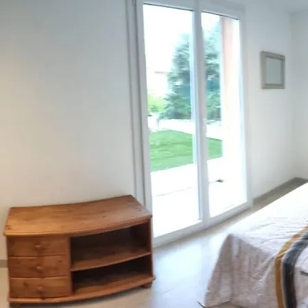 בית נופש Rez De Neuf 6 Personnes, Jardin, Piscine