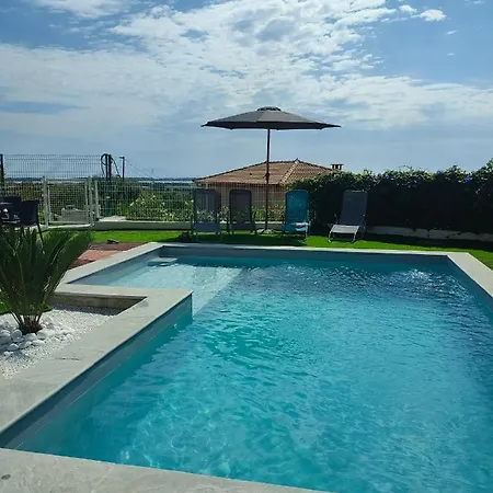 Rez De Neuf 6 Personnes, Jardin, Piscine ביגוגליה